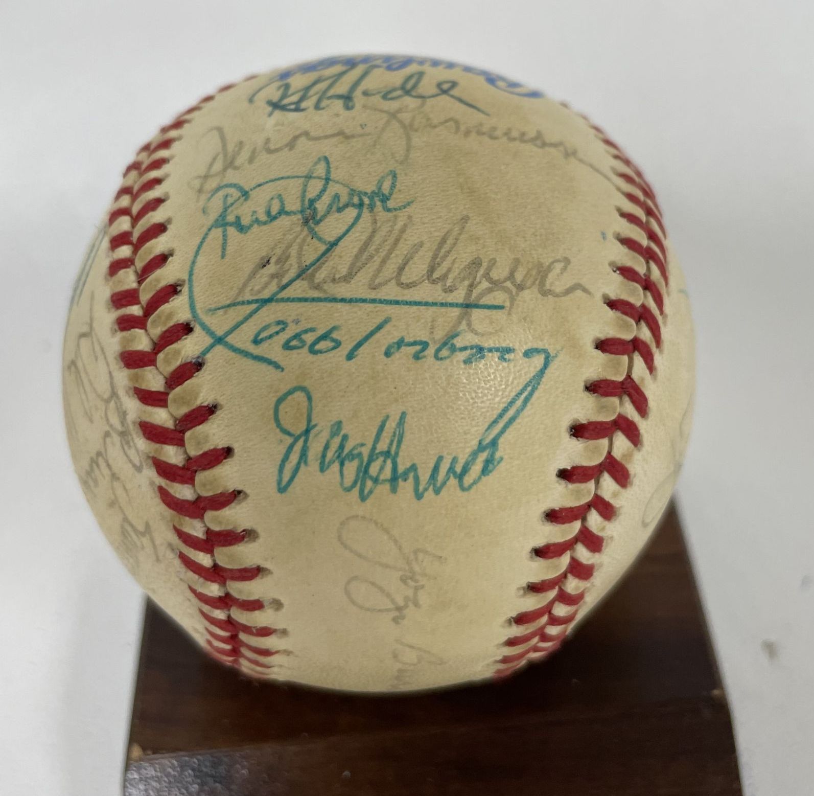 AACS Autographs 1984 New York Yankees Team Autographed Official 
