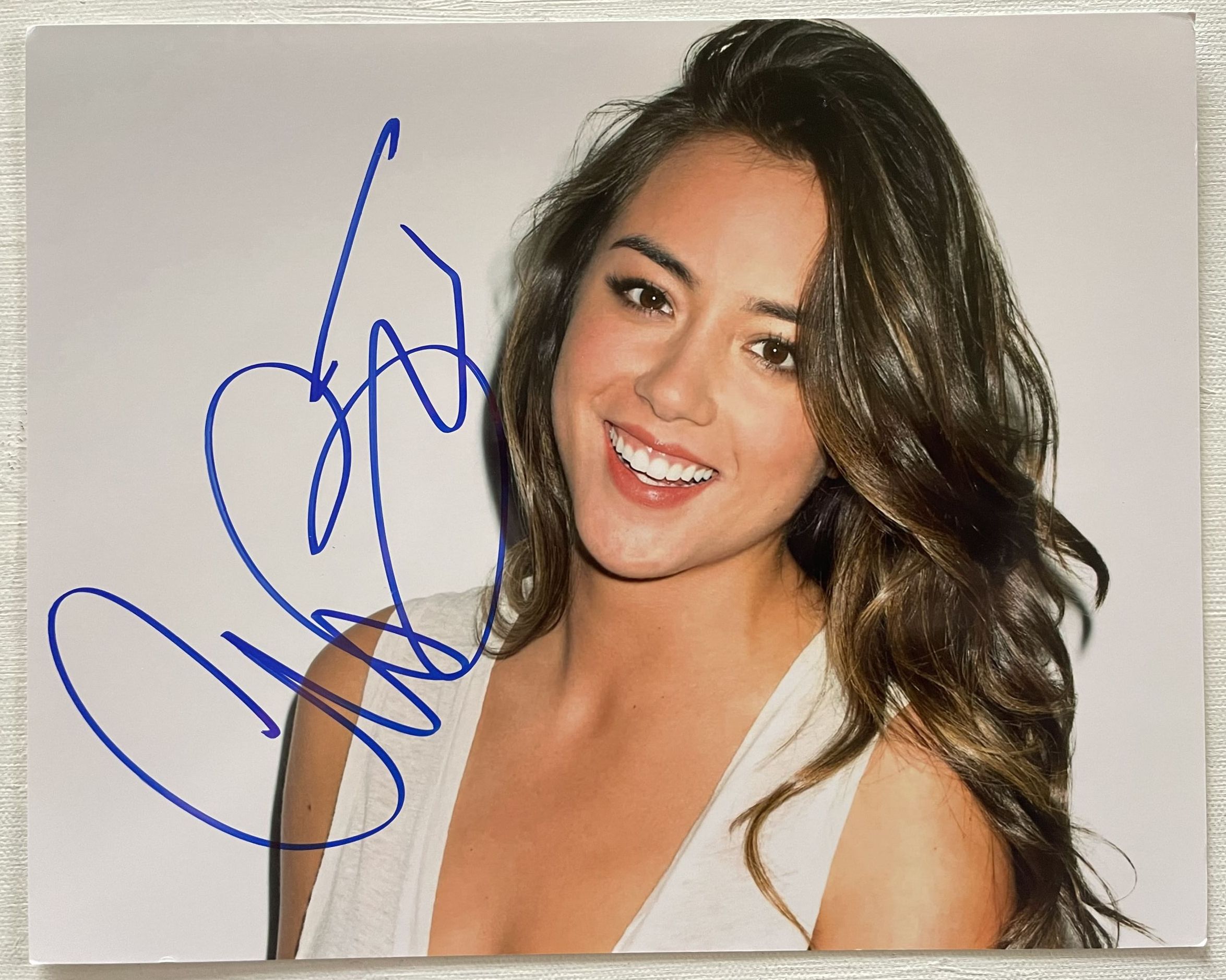 AACS Autographs Chloe Bennet Autographed Glossy 8x10 Photo aacs-autographs-chloe-bennet-autographed-glossy-8x10-photo