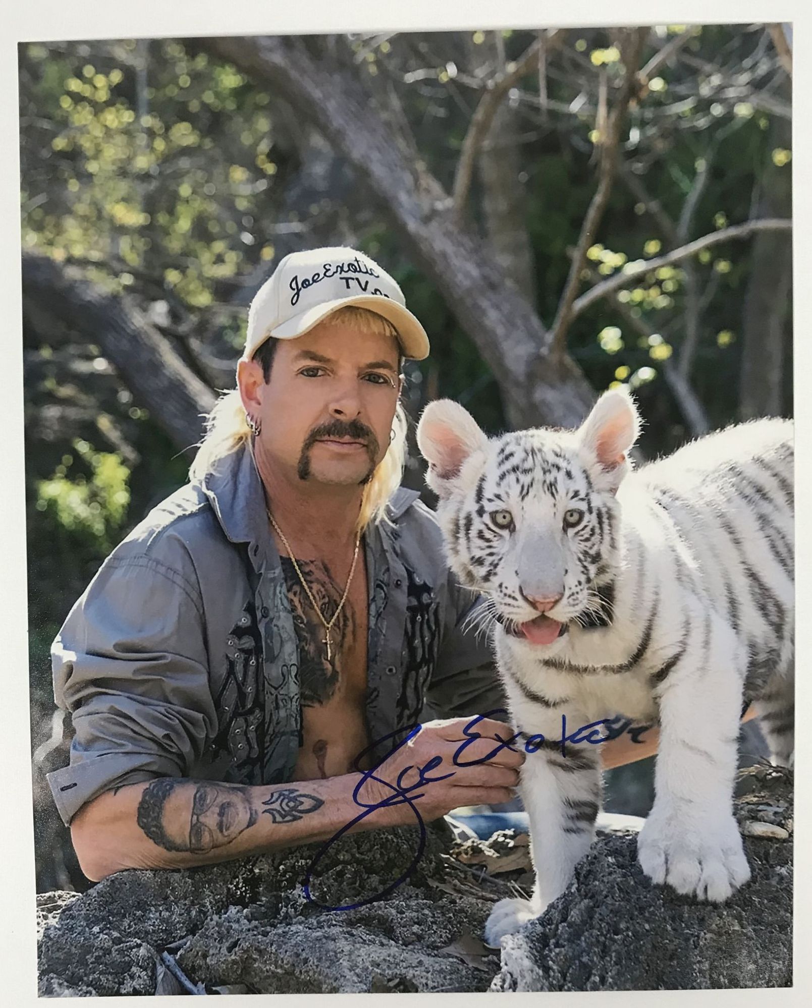 AACS Autographs Joe Exotic Autographed "The Tiger King" Glossy 8x10 Photo